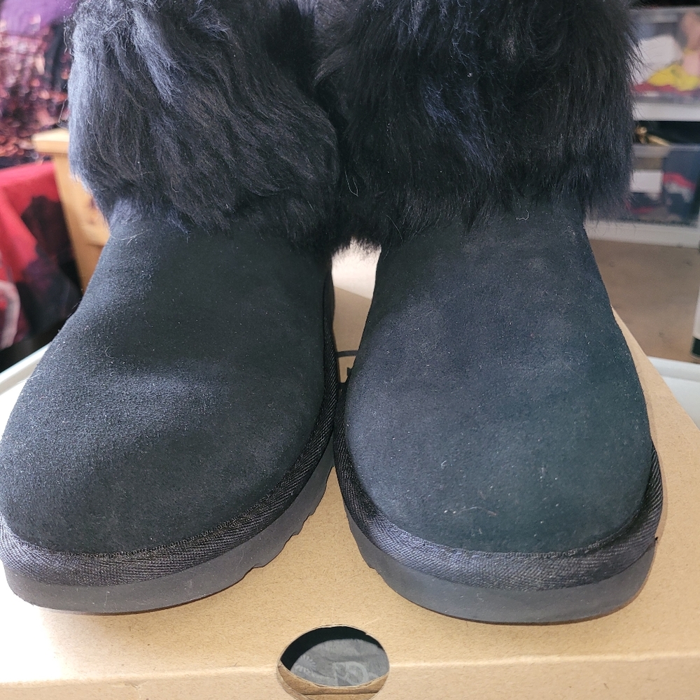 UGG $170 Australia Classic Mini Fluff Collar Boot Womens Sz 8 NIB Color Black